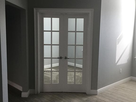4th image of 910 Florida Ave