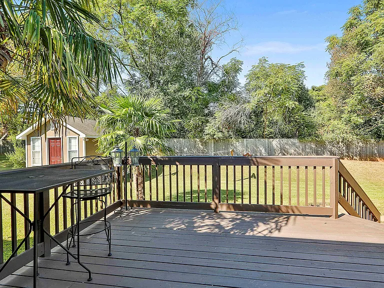 110 Hampton Woods Dr — Photo 18
