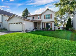 1860 Oriole Dr, Elk Grove Village, IL 60007