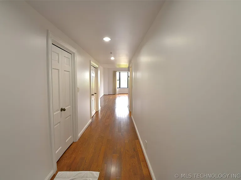 2121 S Yorktown Ave #602 — Photo 3