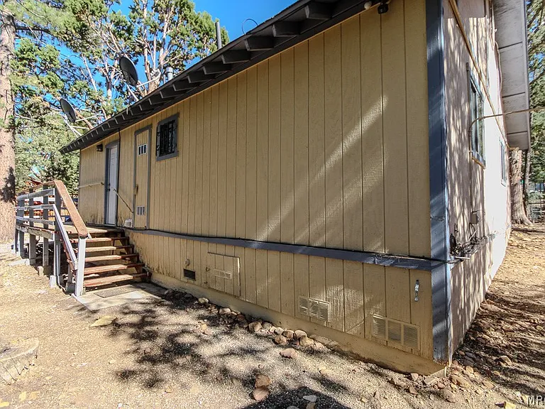 376 Santa Barbara Ave — Photo 25
