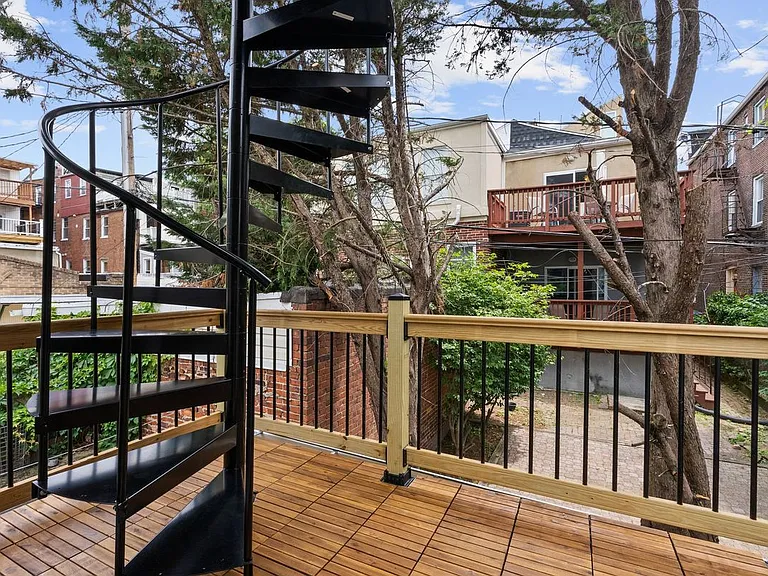 203 S Madeira St — Photo 32