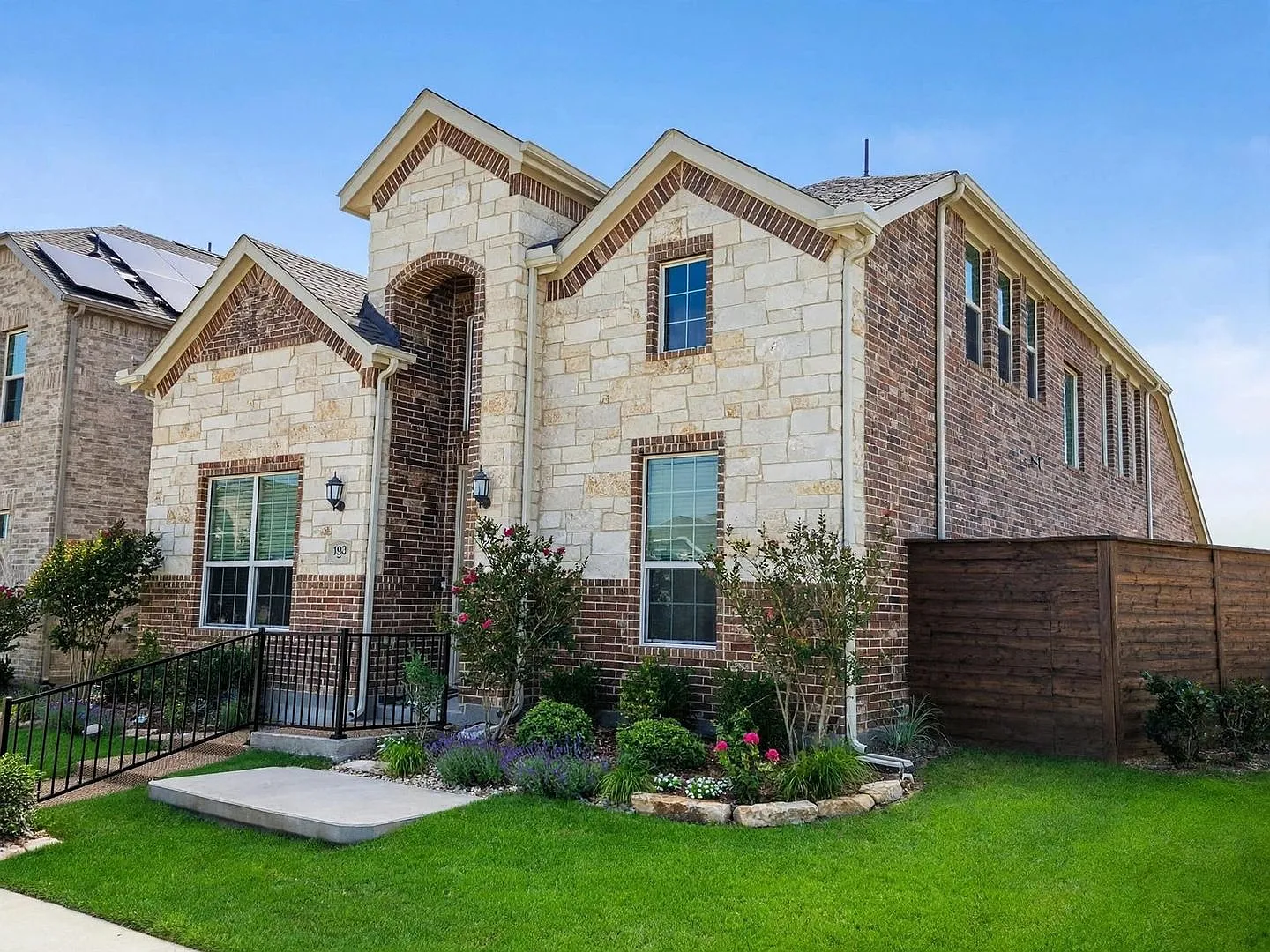 Beautiful 4-Bedroom Home for Lease in Solterra, Mesquite, TX — Photo 2