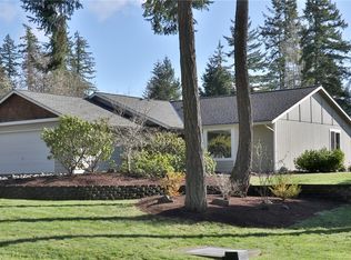 21 E North Bay Pl, Allyn, WA 98524