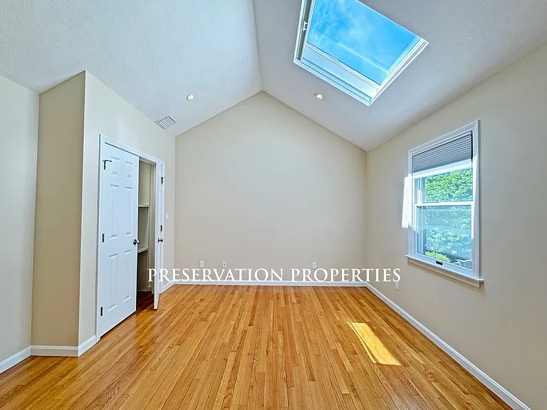 298 Adams St #A — Photo 4