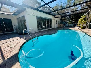 1404 Riverside Dr, Tarpon Springs, FL 34689