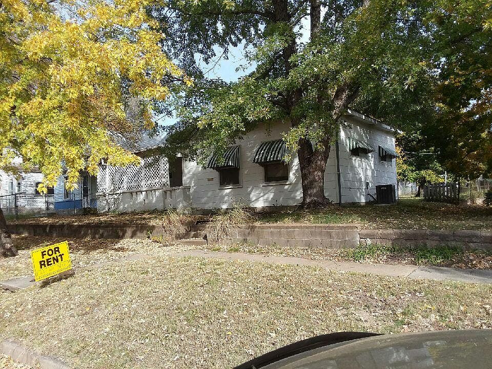 1st image of 110 N 5th St