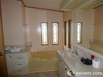 Master Bath, Garden Tub