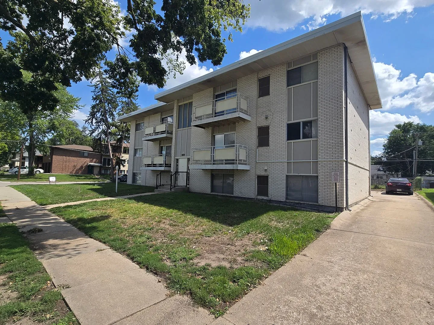 2445 E St Apartments — Photo 1