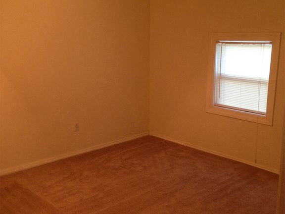 5th image of 3832 SE 24th St