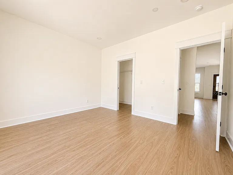 1385 Meridian St — Photo 20