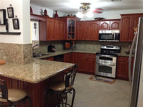 3rd image of 1180 Nightingale Ave