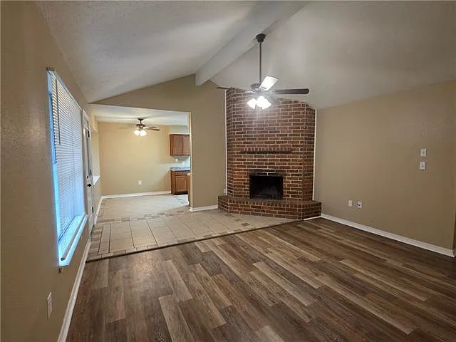4 bed, 2.0 bath, 1781 sqft, $1,800 — Photo 2