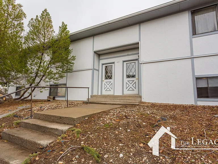 431 S Jefferson St — Photo 1