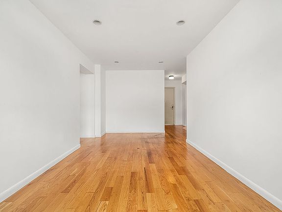 4th image of 4053 62nd St APT 5C