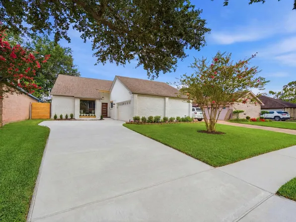 1838 Rock Fence Dr, Richmond, TX 77406