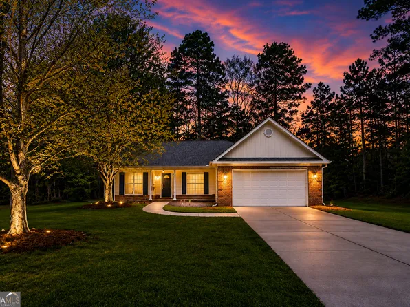 396 E Sycamore Dr, Winder, GA 30680