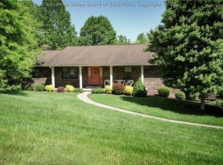 236 Olympia Fields Dr, Winfield, WV 25213