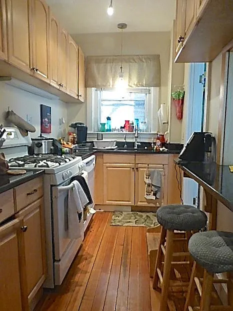 174 Winthrop Rd #2
