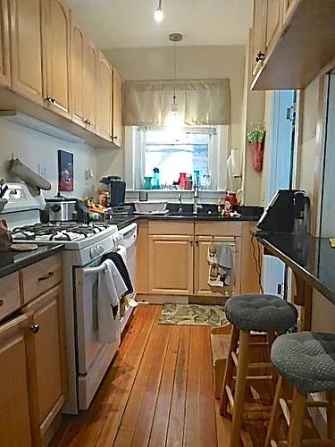 174 Winthrop Rd Photo 1