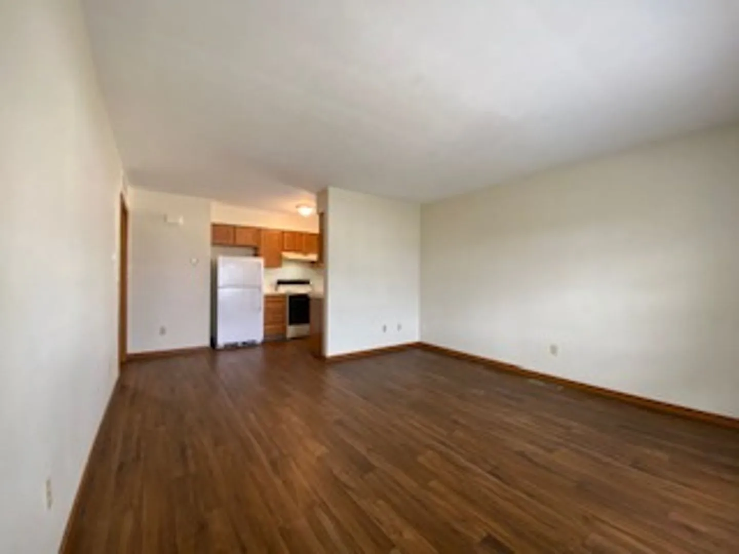 204 Stonewall Court — Photo 2