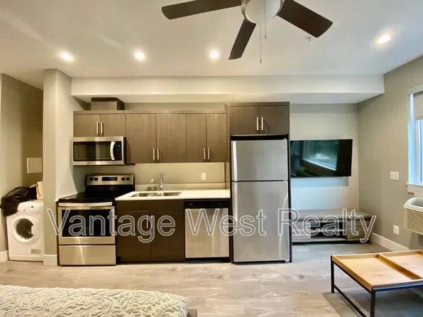 925 Leon Ave #419, Kelowna, BC V1Y 0E5