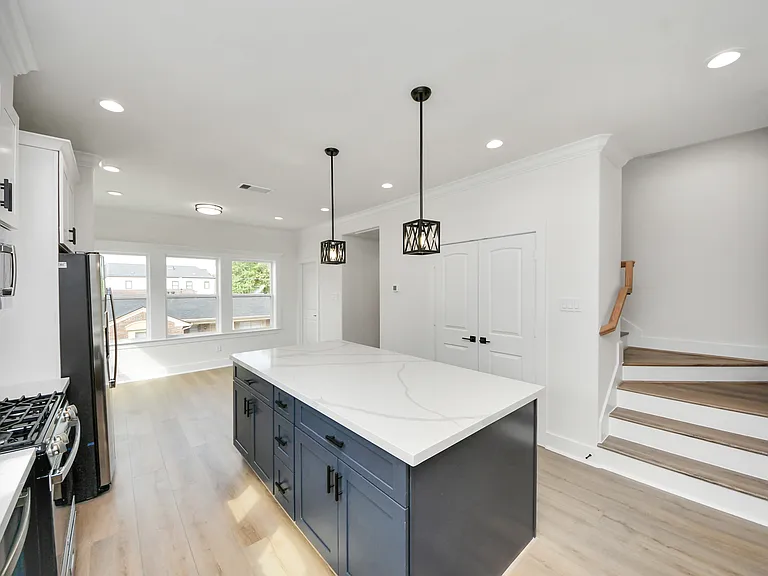 3806A Yale St — Photo 11