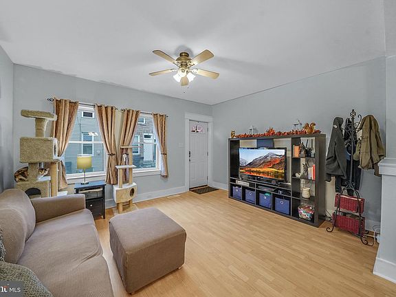 5th image of 345 Grover St