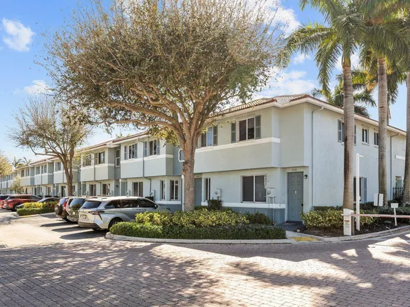 3529 Sonoma Dr, Riviera Beach, FL 33404
