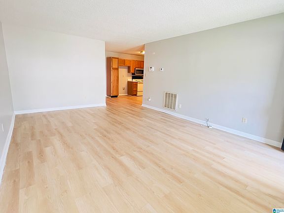 2nd image of 1820 Stonehenge Dr
