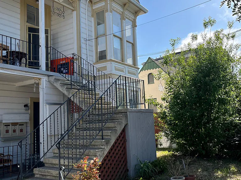1108 Santa Clara Ave #D — Photo 1