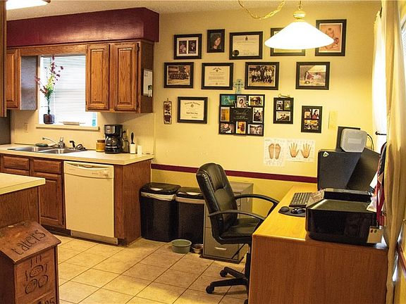 5th image of 712 Marigold Dr