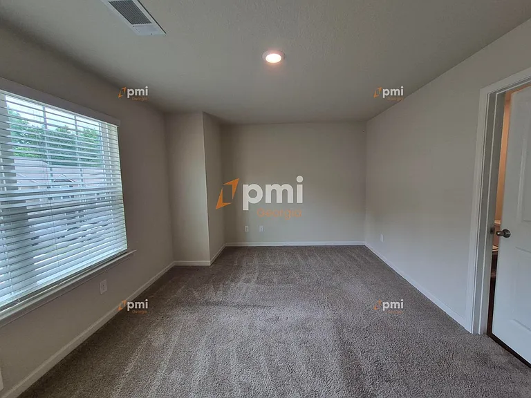511 Highwood Ln — Photo 6