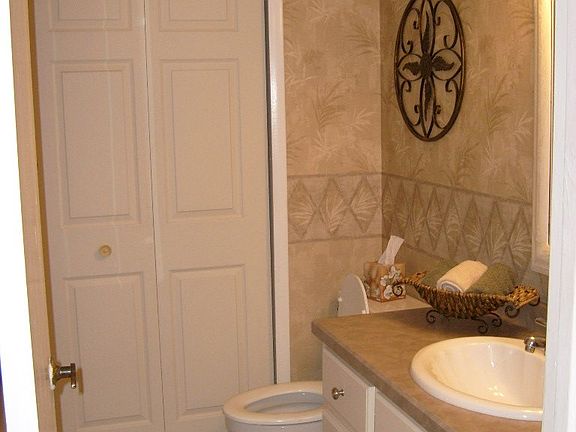 3rd image of 3814 Saxon Dr