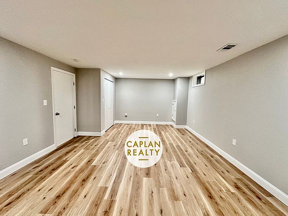 5th image of 255 Pine Rock Ave APT 17