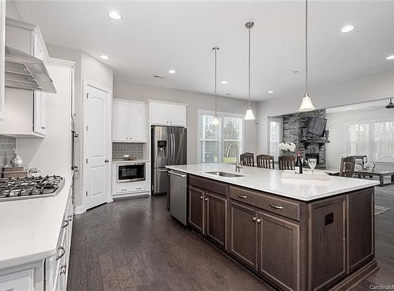4th image of 269 Mills Plantation Cir