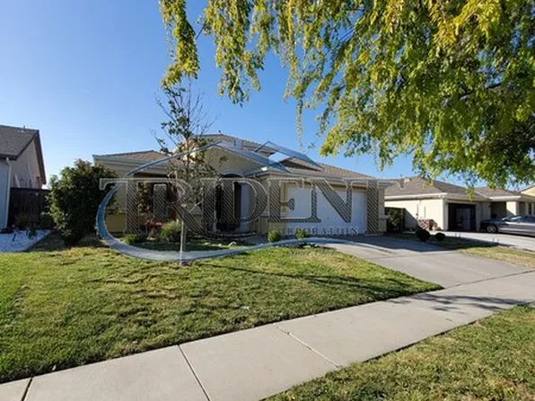 1430 Minories Dr, Plumas Lake, CA 95961