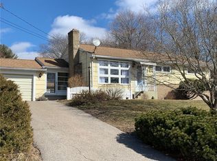 22 Linda Ln, Cumberland, RI 02864