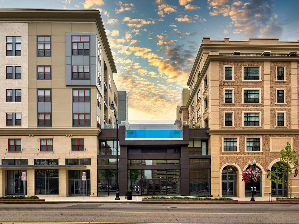 1st image of 11 W Gay St #326