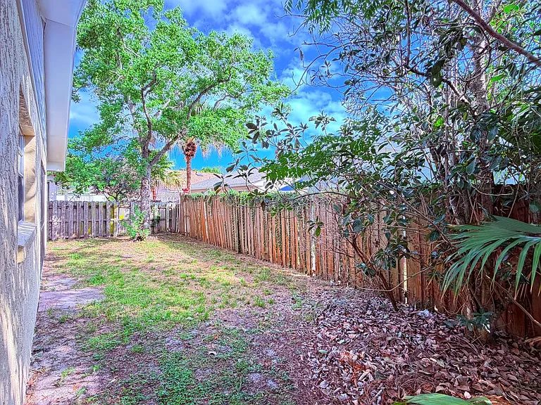 10609 Wyndcliff Dr — Photo 29