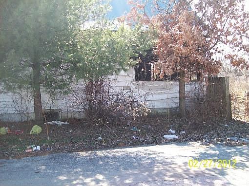 2nd image of 3615 Elm St