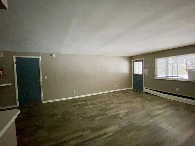 2414 Banning — Photo 10