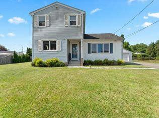 10 Philips Ave, Middletown, RI 02842