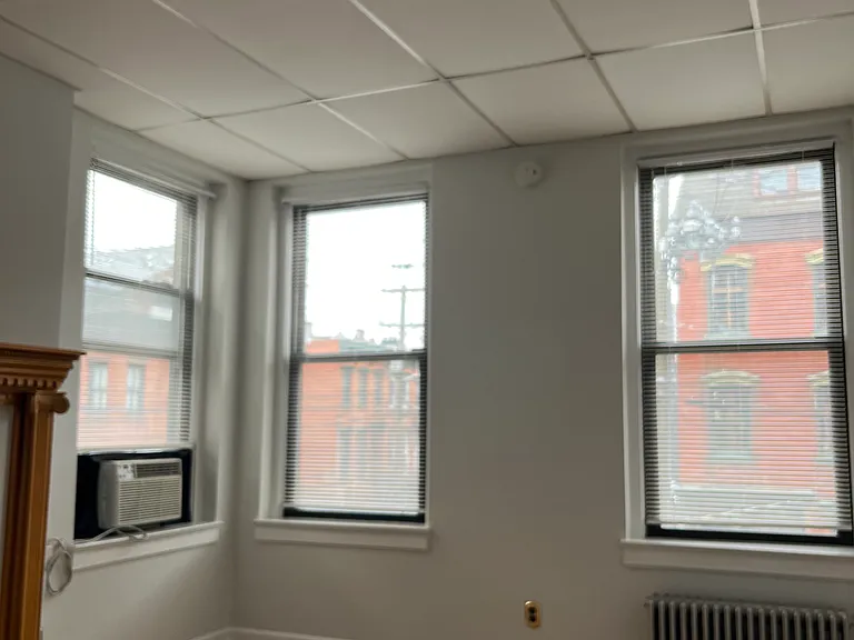 136 Coles St #1 — Photo 11