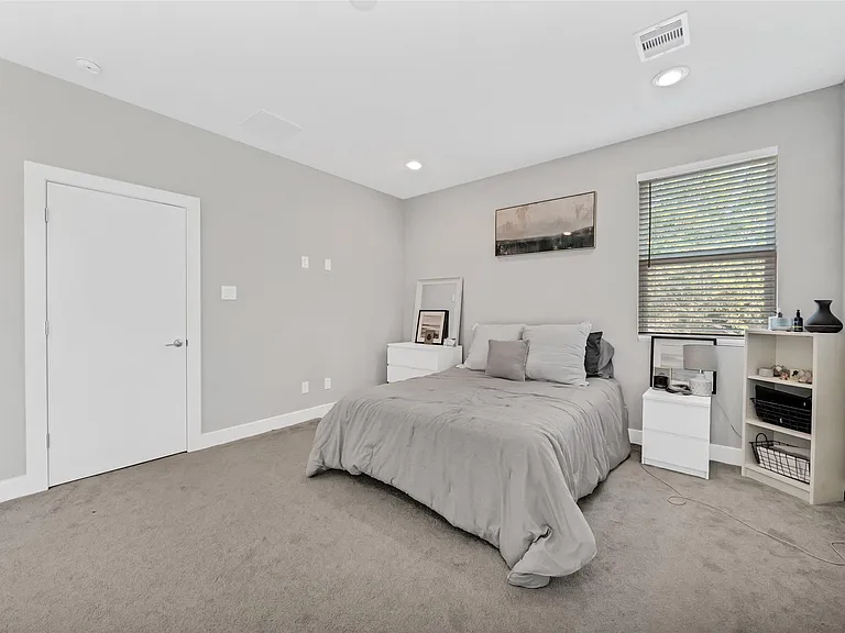 1264 Morris St — Photo 13