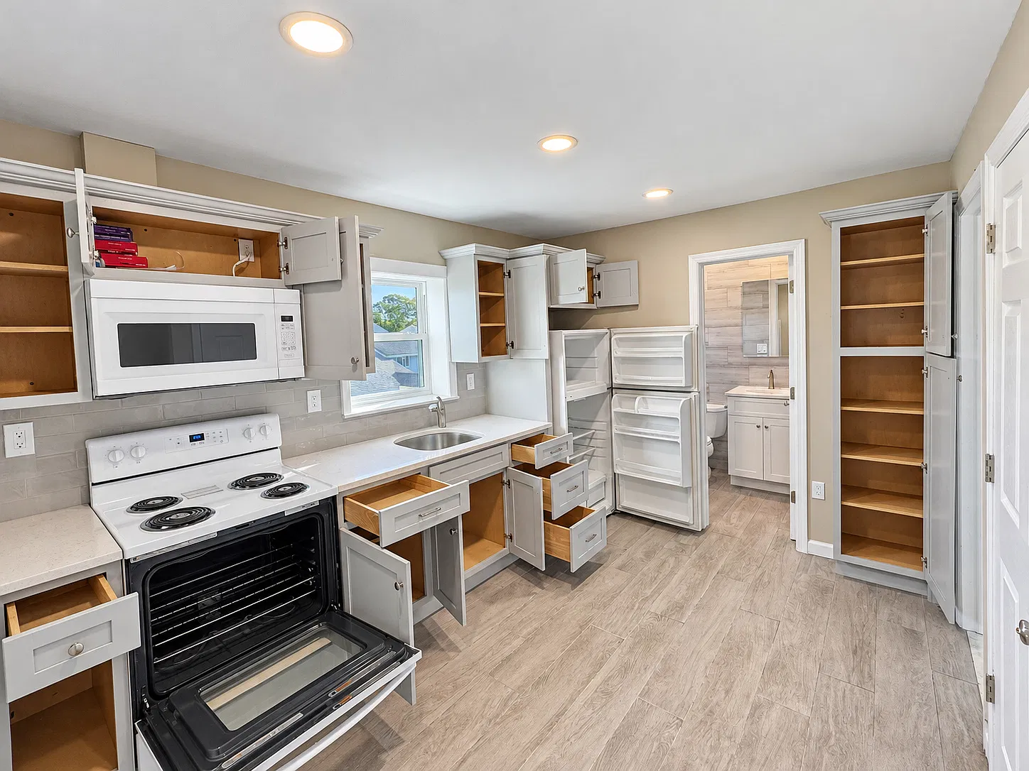 2 bed, $2,600 — Photo 4
