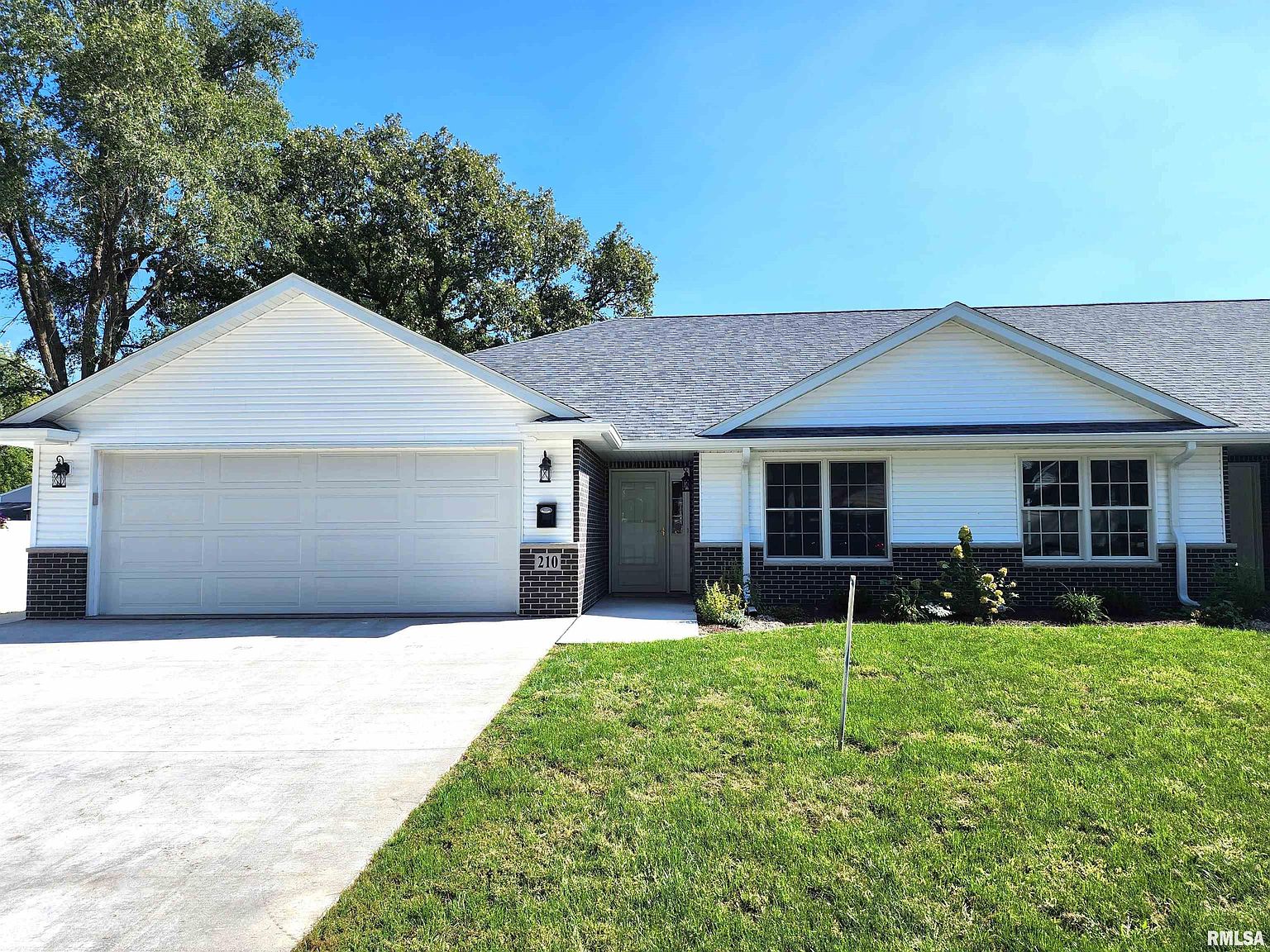 210 N Division St, Geneseo, IL 61254 Zillow