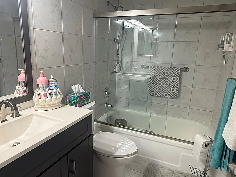 32 Abbey Ln #207 — Photo 14