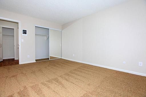 4th image of 10229 Ashwood St APT 2