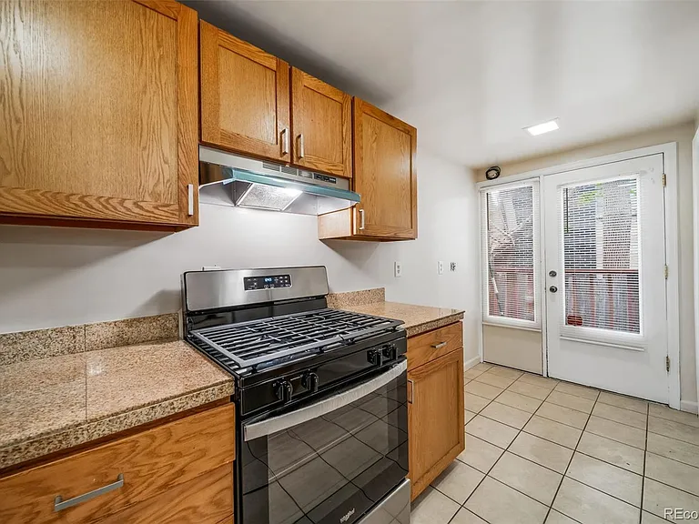 1214 E 10th Ave — Photo 20